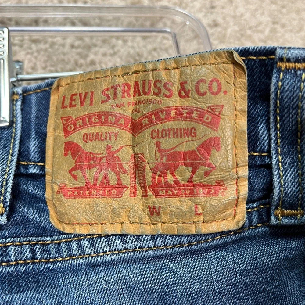 Levi's Jeans Mens 38x32 Medium Wash Straight Leg Flat Front 5 Pocket Denim Twill